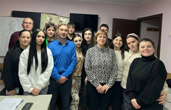 Maseuri. Felicitări pentru absolvire!